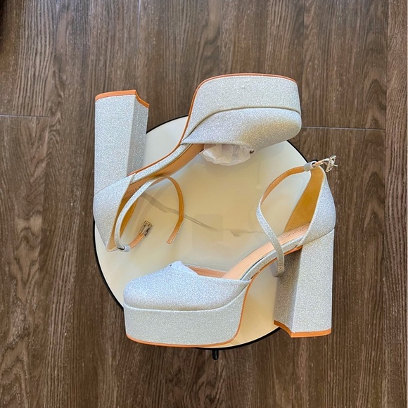 NEW Jewel Badgley Mischka Women's Giada Round Toe Platform Heel in Silver - 9.5﻿ - Picture 7 of 9